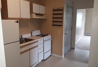 40 Middle St, Orono, ME 04473