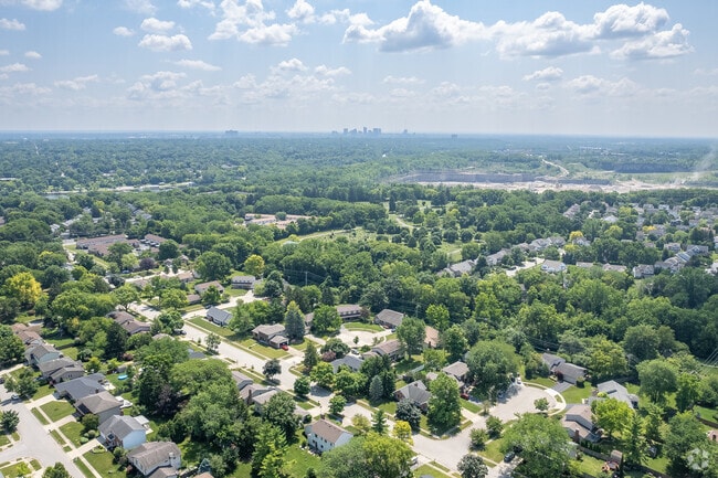 Highpoint-Glen has quick access to roads that reach destinations across Columbus.