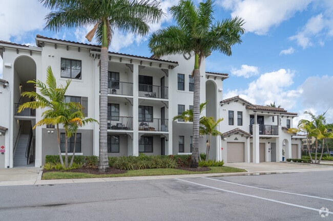 Sandalfoot Cove offer newer apartments for prospective buyers.