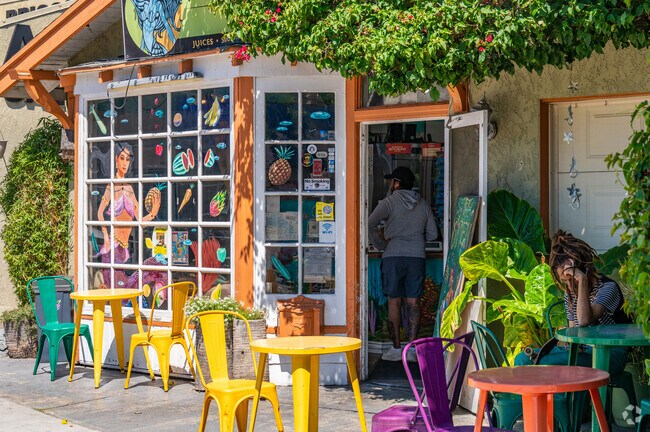 Grab an acai bowl or smoothie at Tru Nature Juice Bar in Bluff Heights.
