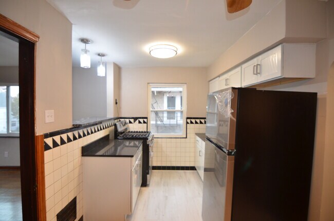 3938 Hazel Ave unit 4, Cincinnati, OH 45212 - photo 5