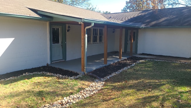 2360 Gaines Mill Rd unit B, Gainesville, GA 30507 - photo 7