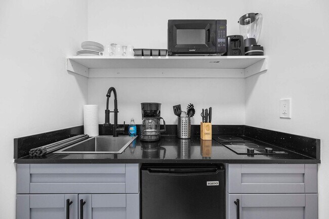 1350 NW 28th St unit FL1-ID1258048P, Miami, FL 33142 - photo 3