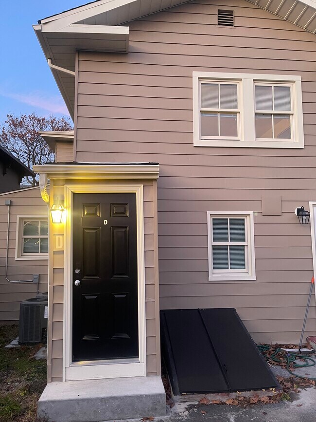 528 Chapel St unit D, New Haven, CT 06511 - photo 2