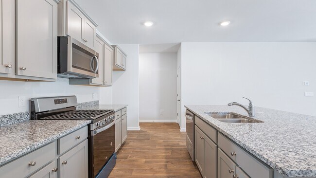 329 Bevington Brook Ln, Hopkins, SC 29061 - photo 5