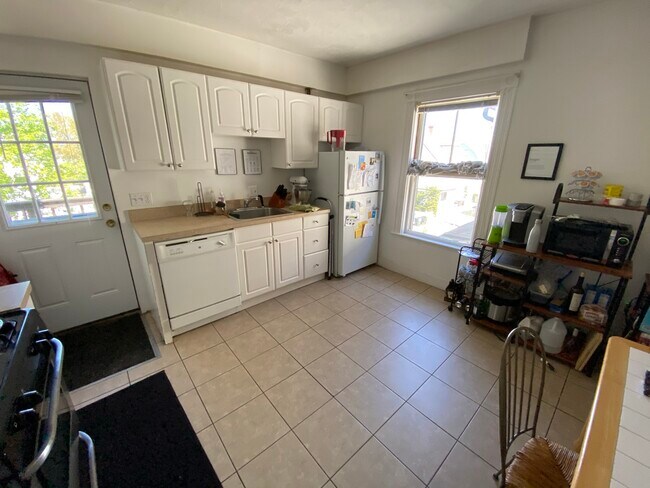 66 Murdock St unit 2, Brighton, MA 02135 - photo 3