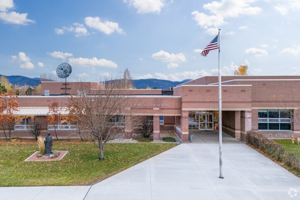 Morning Star Elementary School provides excellent education in a fun enviornment.