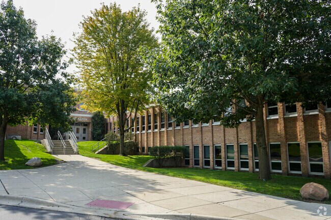 Willow Springs Elementary School provides education to the little residents in 
Palos Hills