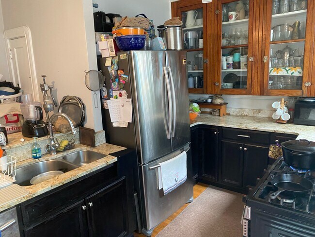 25 Forest St unit 25 Forest St, Providence, RI 02906 - photo 5