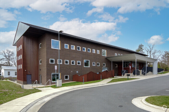 Loudoun School for the Gifted serves students of Loudoun County.