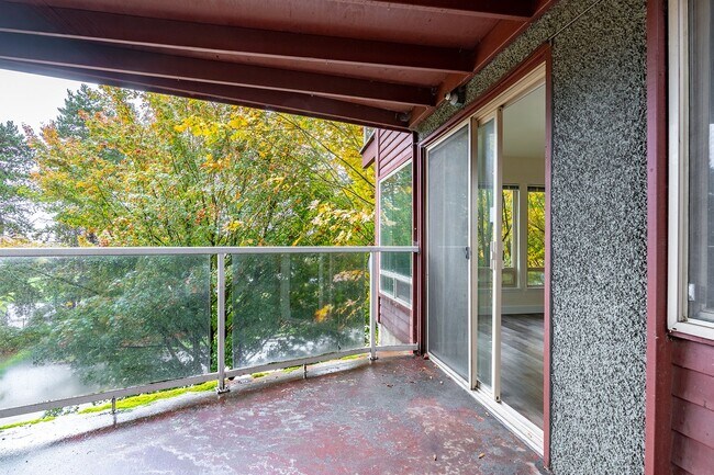 Fairway Apartments, Seattle, WA 98126 - photo 5