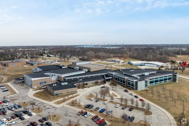 Marysville High School serves kids in grades 9-12.