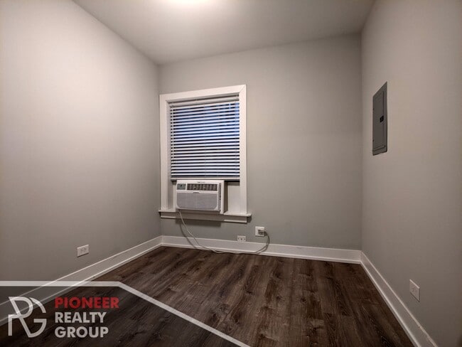 711 W Brompton Ave unit 711-49, Chicago, IL 60657 - photo 6