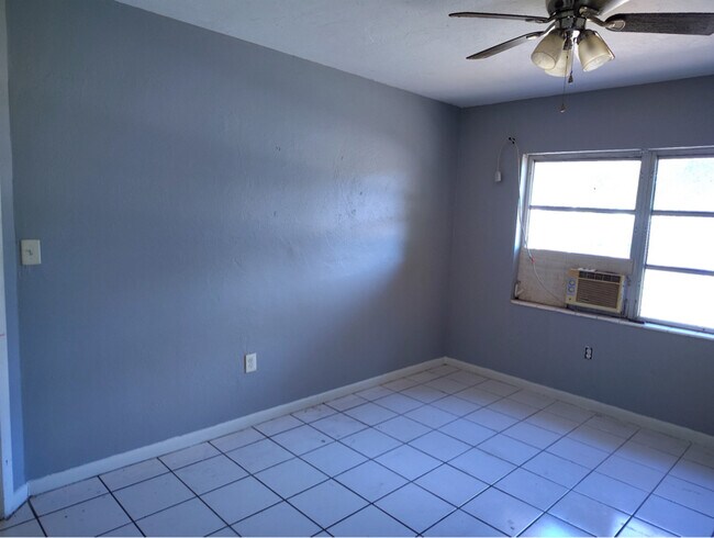 2558 Congress St unit 2, Fort Myers, FL 33901 - photo 6