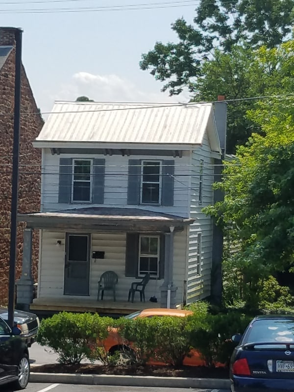 53 E Franklin St, Ephrata, PA 17522
