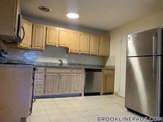 110 Babcock St Unit 42, Brookline, MA 02446