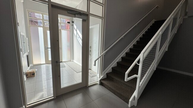 116 W 15th St unit 303, Cincinnati, OH 45202 - photo 5