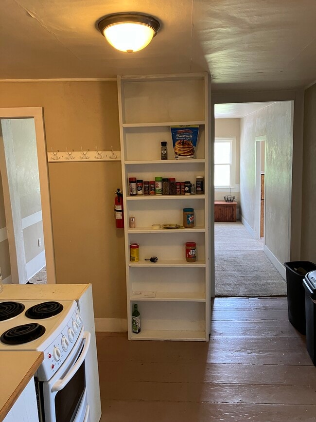 Kitchen storage