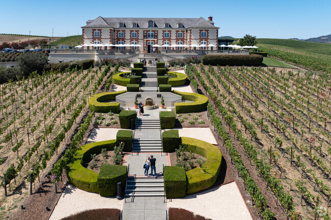 Stanly Ranch is surrounded by famous wineries like Domaine Carneros.