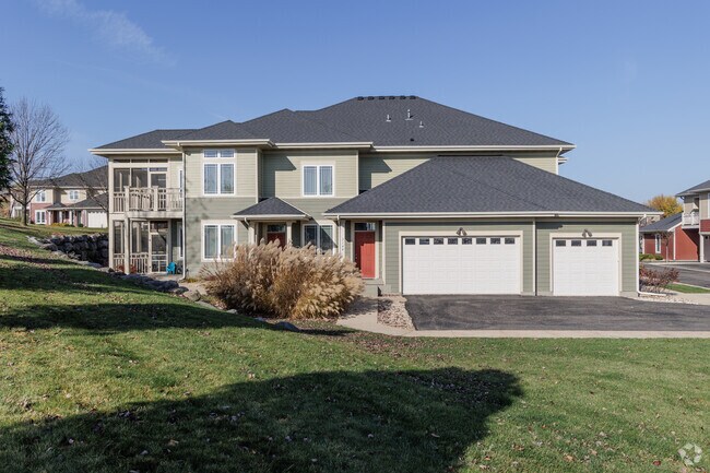 There are a number of townhouse communities in Country Grove.