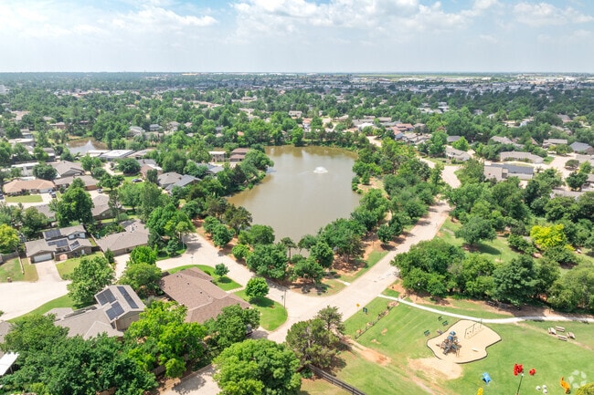 Rock Knoll-Lansbrook is home to several lakes.