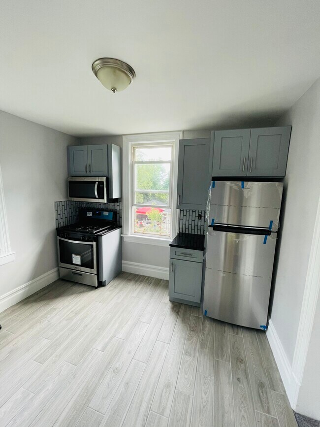 10 Amackassin Terrace Unit 2nd Floor, Yonkers, NY 10703