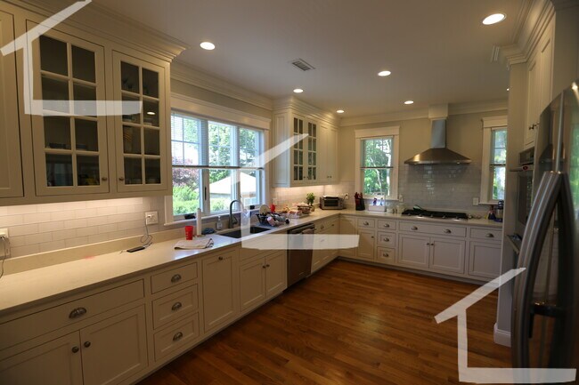 119 Westbourne Terrace unit 1, Brookline, MA 02446 - photo 3