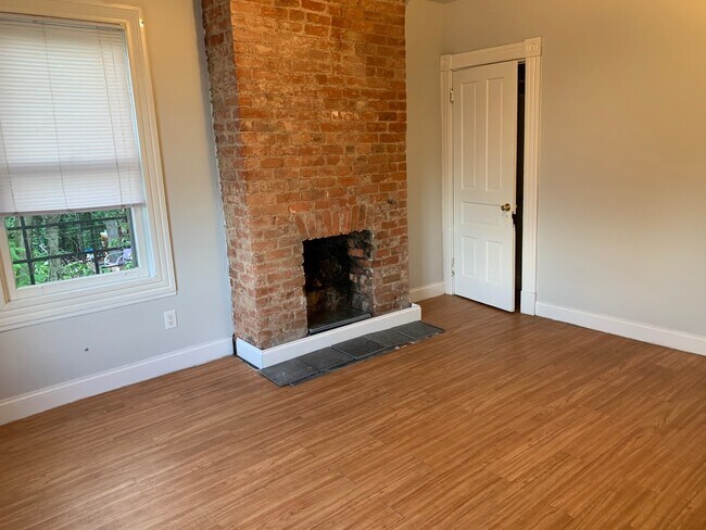 2372 Harper Ave unit 2, Cincinnati, OH 45212 - photo 4