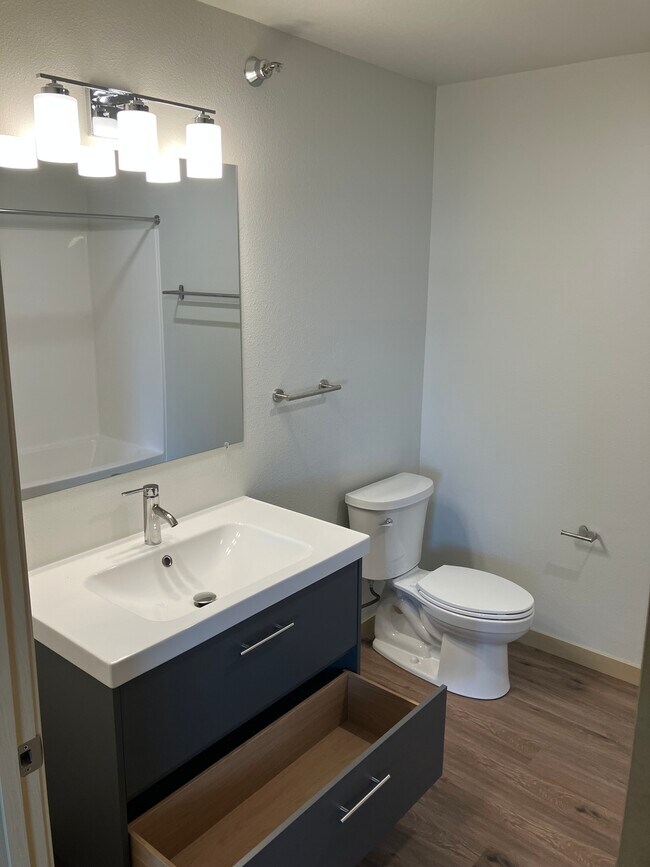 455 Century Place unit 104, Onalaska, WI 54650 - photo 5