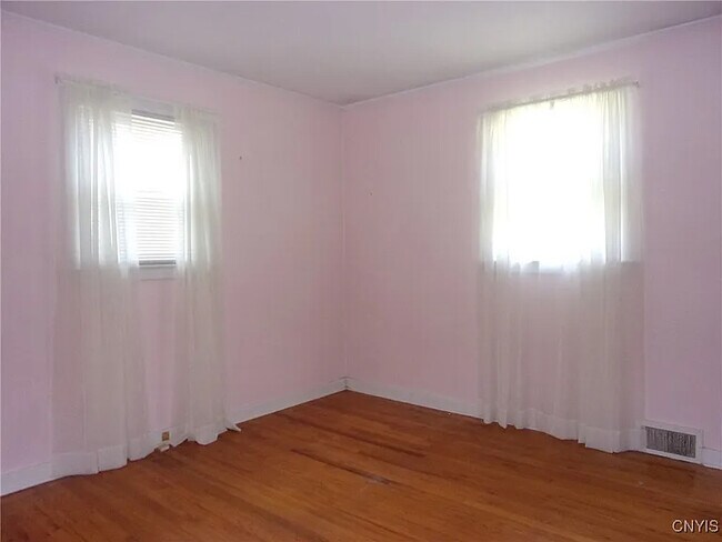 223 W Molloy Rd, Syracuse, NY 13211 - photo 7