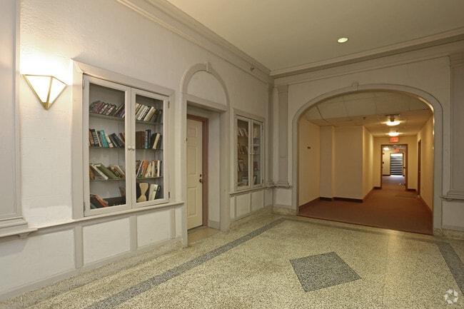 Woodrow Wilson Apartments, Middletown, CT 06457 - photo 3