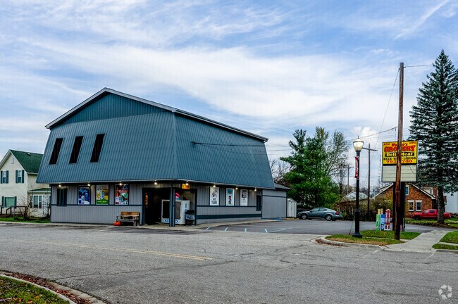 Residents can grab grocery staples at Walkers Grocery in Marathon Township.