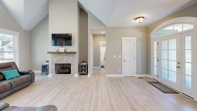 370 Cumberland Cir unit Sv342, Jasper, TN 37347 - photo 3