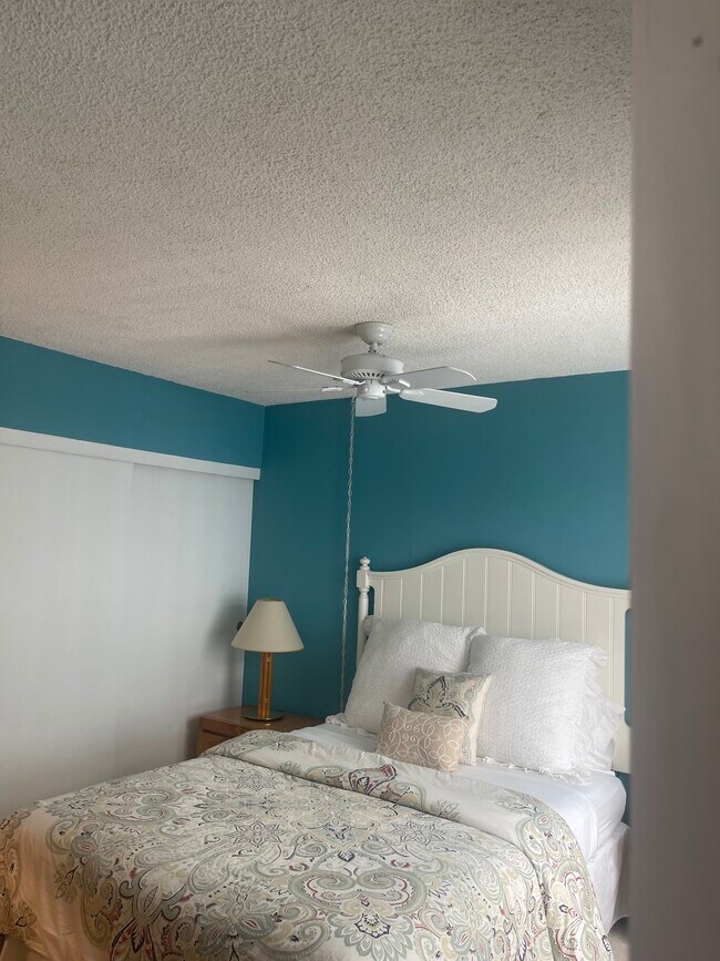 Queen bed guest room
