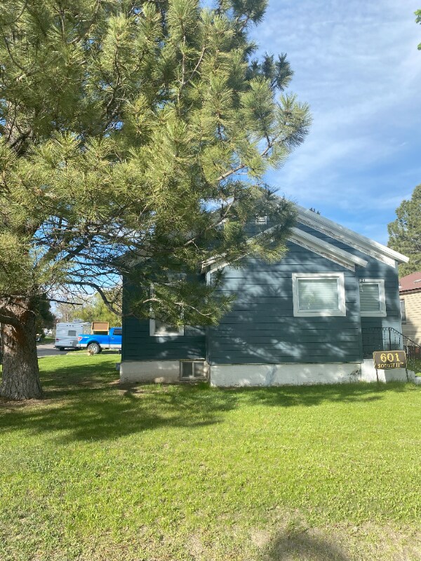 601 S 11th St, Livingston, MT 59047