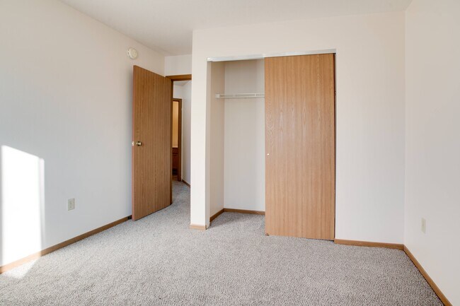 Dock 9 Apartments, Fargo, ND 58103 - photo 5