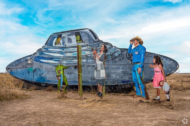 Known across the world for its association with extraterrestrial visitation, Roswell is a city both frozen in time and embracing the future.