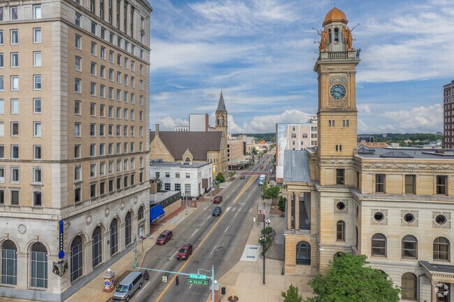 Easy way to get into downtown Canton using one of the main roads running through Whittier Park.