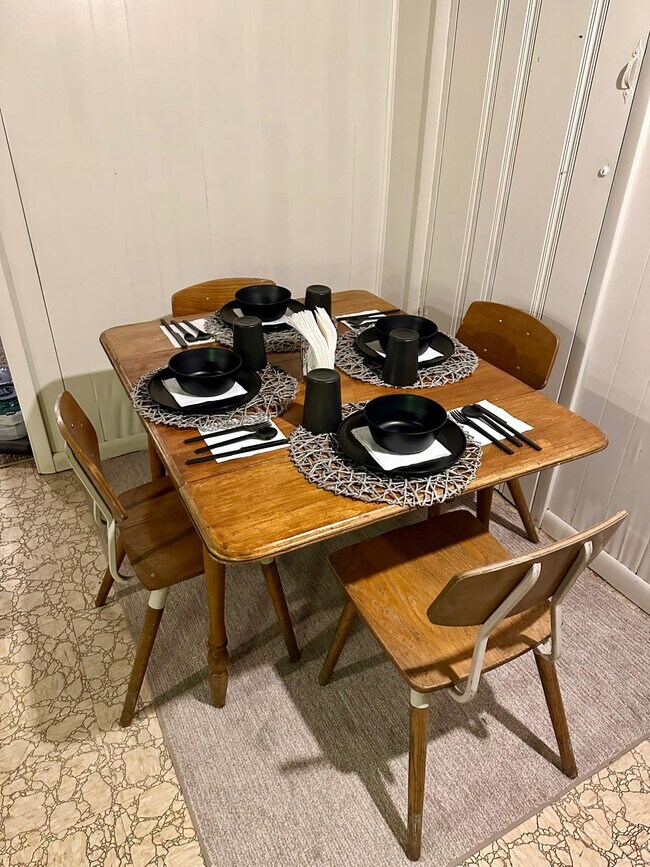 1200 N Orange St unit Basement Studio 4, Peoria, IL 61606 - photo 7