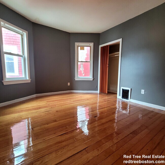 202 Norwell St unit 3, Dorchester Center, MA 02124 - photo 4