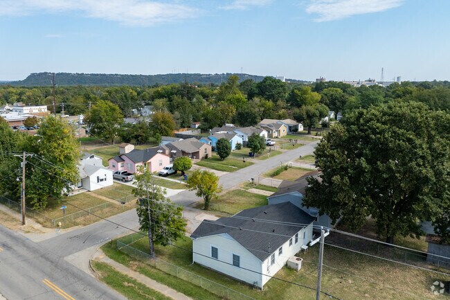 Oak Park has many cottages available for potential residents.