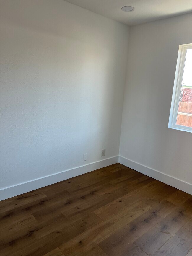 1215 W L St unit 2, Wilmington, CA 90744 - photo 7