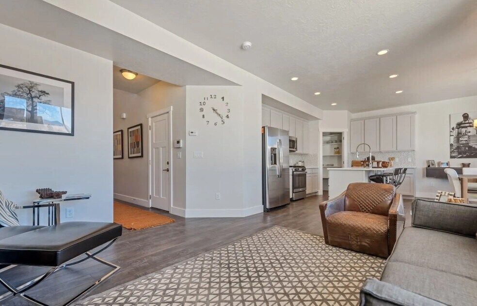 1369 N 1525 E Salem Ut 84653 St unit 36787157, Salem, UT 84653 - photo 1