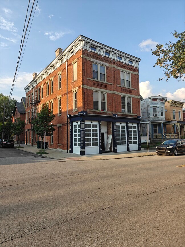 4204 Williamson Place, Cincinnati, OH 45223 - photo 2