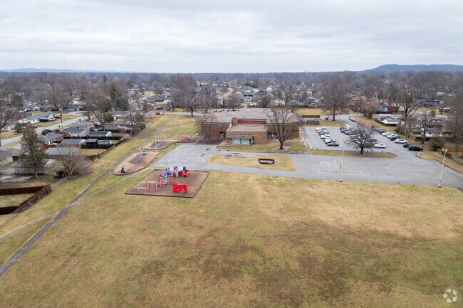 The student population of Eisenhower Elementary is 557 and the school serves K-5.
