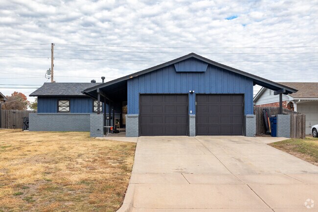 Most homes have two-car garages in Sunnybrook.