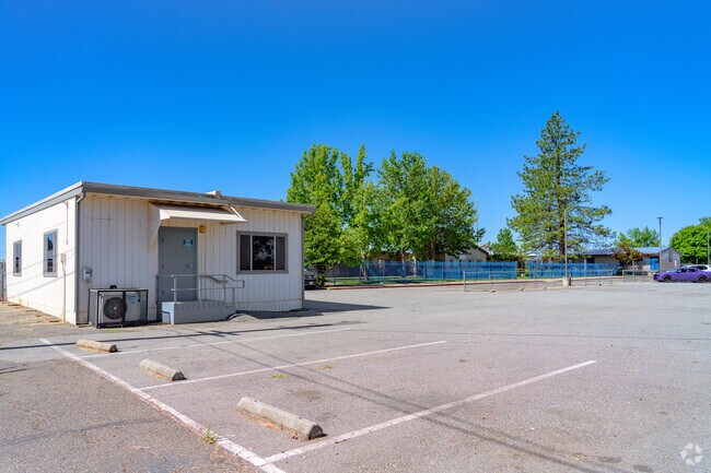 Plenty of parking is available at Prairie Elementary.