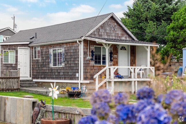 Cottages make up the majority of houses in Pacific Beach, WA.