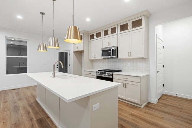 6984 W Lake Ave, South Jordan, UT 84009 - photo 3