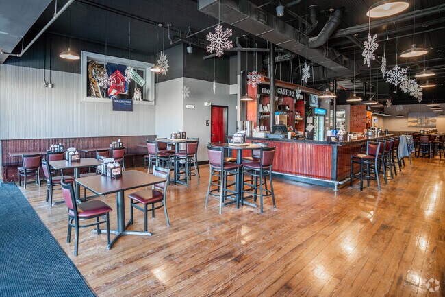 Gaston's BBQ & Beer serves brisket and turkey plates to residents of Darrow.